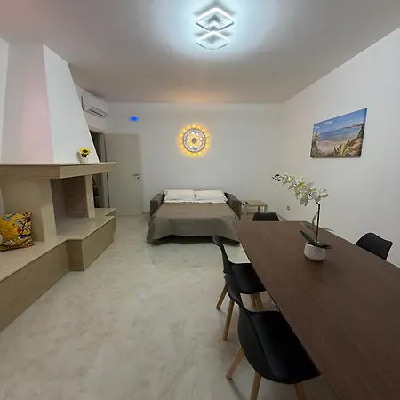 Lu Sule Lu Mare Le Luci Apartment *